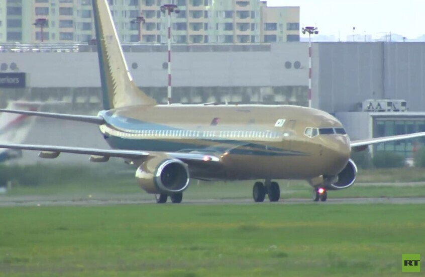 وصول ملك ماليزيا إلى روسيا في أول زيارة دولة بتاريخ العلاقات بين البلدين (فيديو)