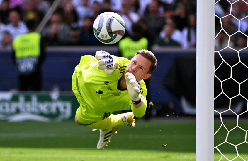 بسبب مكافأة ضائعة.. أزمة حادة بين شتيغن وبرشلونة تكشف انتقاما مبطنا!