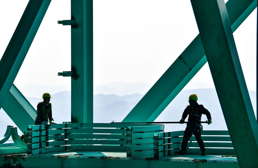 إيطاليا تعتزم بناء أطول جسر معلق في العالم لربط صقلية بالبر الرئيسي الإيطالي