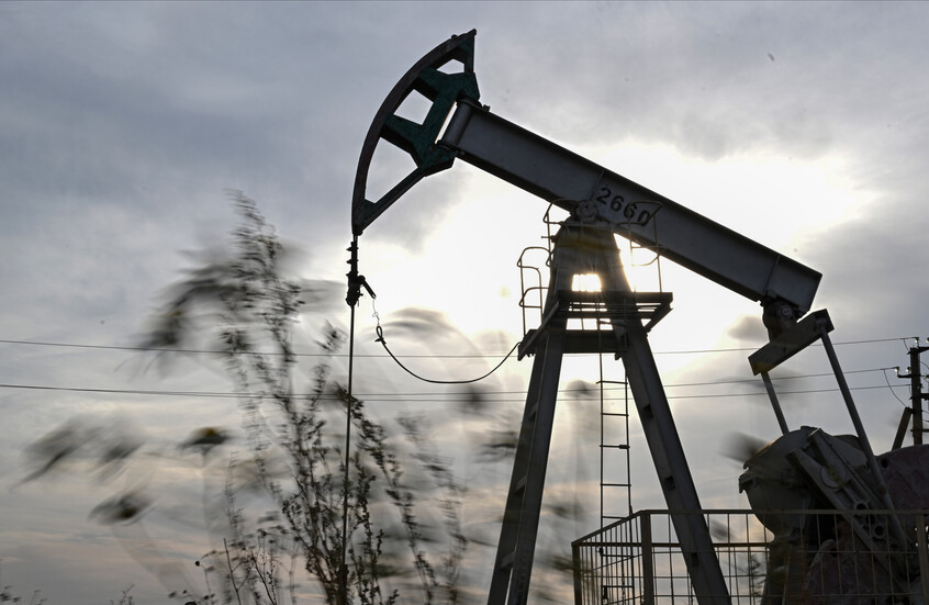 انخفاض سعر النفط إلى ما دون 67 دولارا للبرميل لأول مرة منذ 2 يوليو