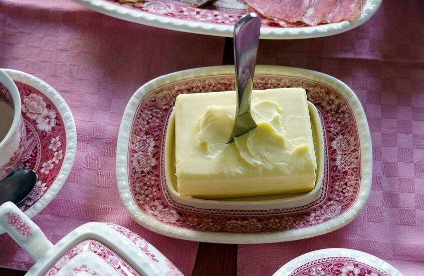 10 غرامات تكفي.. الإفراط في تناول الزبدة قد يدمّر صحتك!