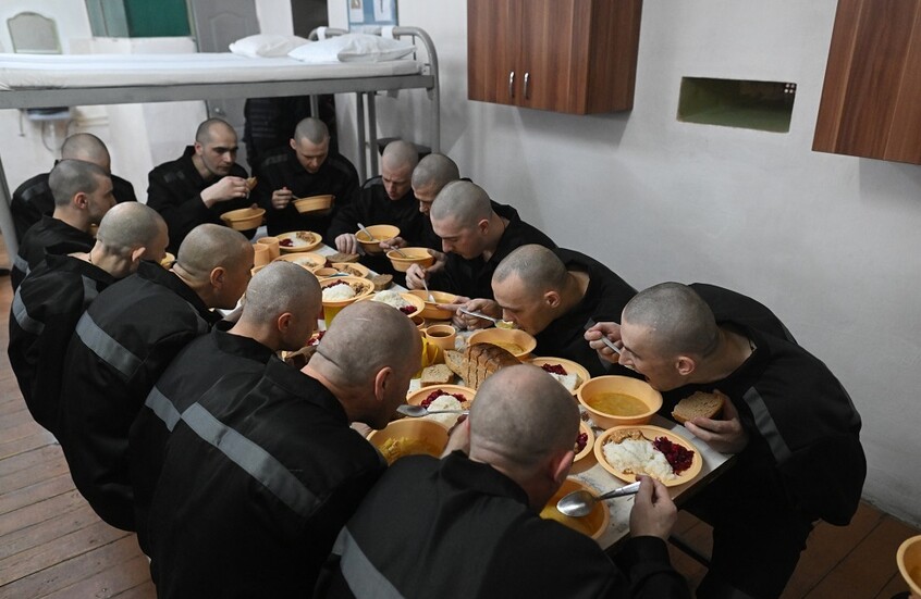 مصدر يؤكد عدم وجود ضباط بين الأسرى الذين رفض نظام كييف تبادلهم