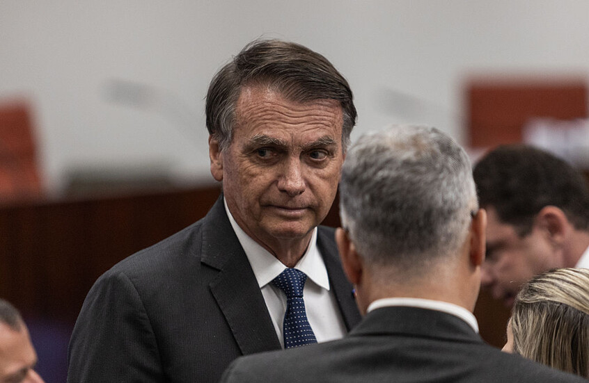 محامو بولسونارو يطعنون في أمر الإقامة الجبرية ويطالبون بعرضه على قضاة المحكمة العليا