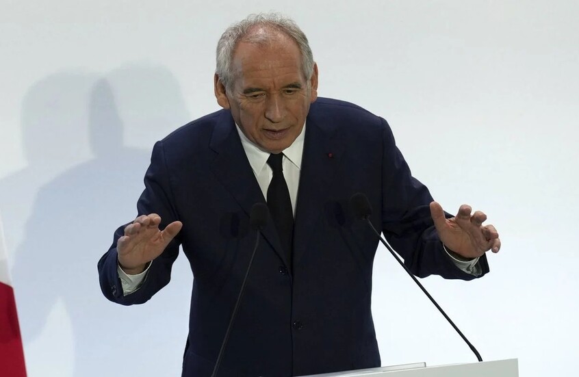 رئيس وزراء فرنسا: سنطبق الإجراءات التي طلبها ماكرون ضد الجزائر لإيجاد علاقات متوازنة وعادلة