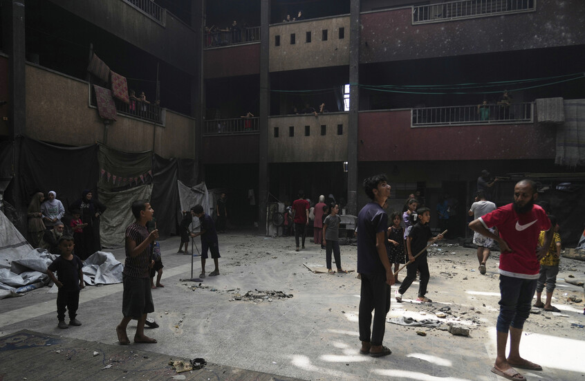 دحضت مزاعمه.. منظمة حقوقية تكشف ما فعله الجيش الإسرائيلي بمدارس تستخدم كملاجئ في قطاع غزة