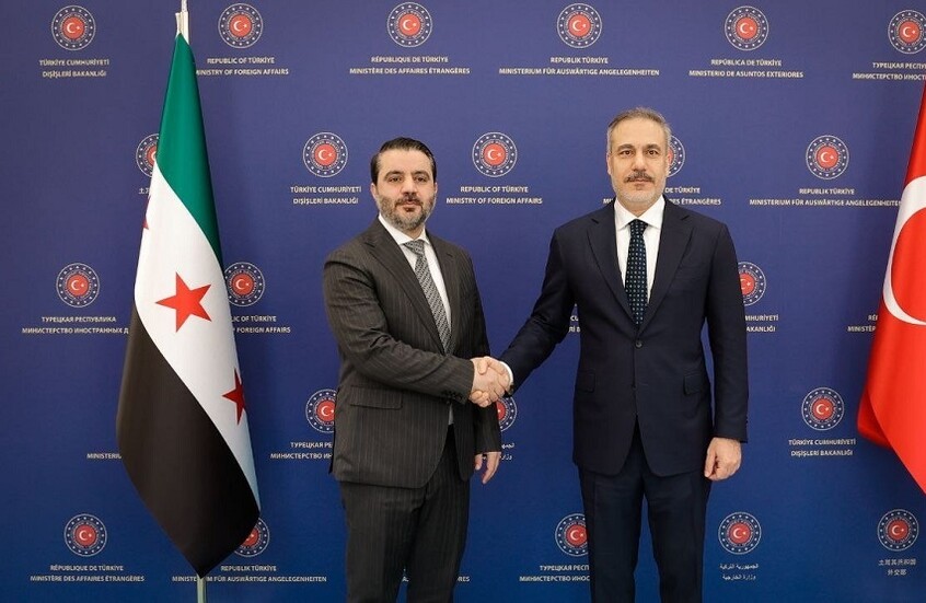 هاكان يكشف تفاصيل عن زيارته المفاجئة لسوريا وما بحثه في لقائه مع الشرع