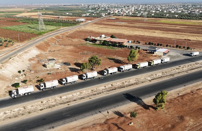 سوريا.. القافلة الإنسانية السابعة تتوجه إلى السويداء عبر ممر بصرى الشام (صور+فيديو)