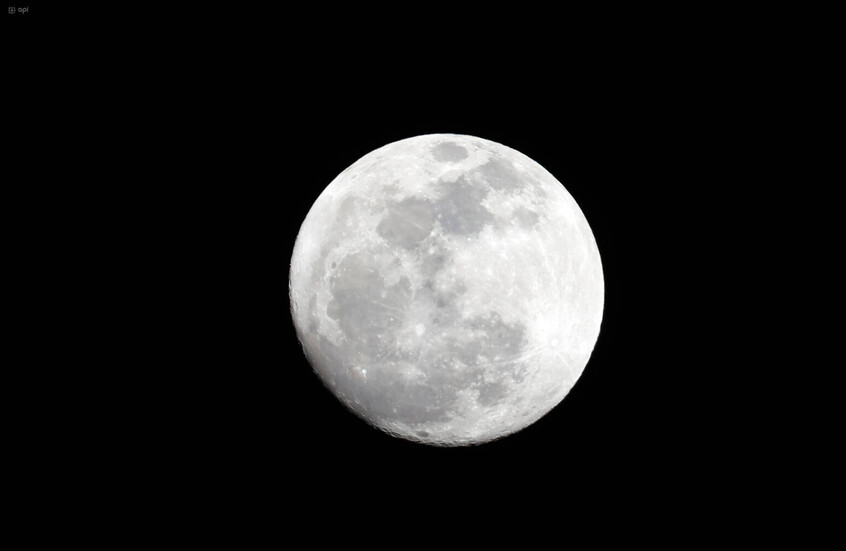 خبير أمريكي يقيم فرصة نجاح ناسا بتشغيل مفاعل نووي على القمر