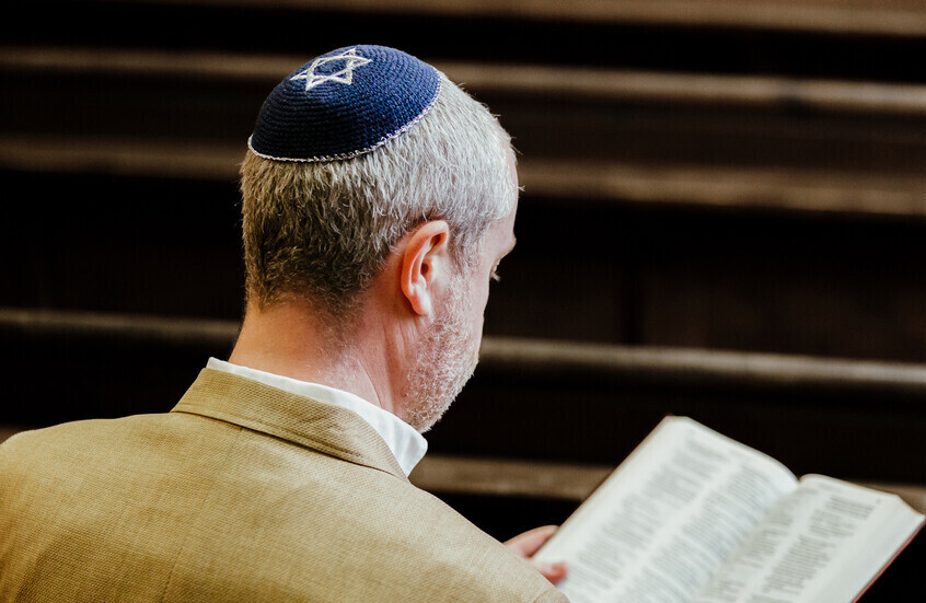 السفارة الأمريكية في الإمارات تحث مواطنيها على تجنب الأماكن المرتبطة بالجالية الإسرائيلية واليهودية