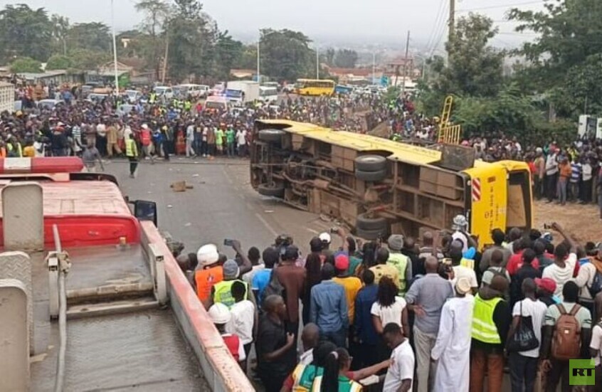مقتل 25 شخصا بانقلاب حافلتهم غرب كينيا