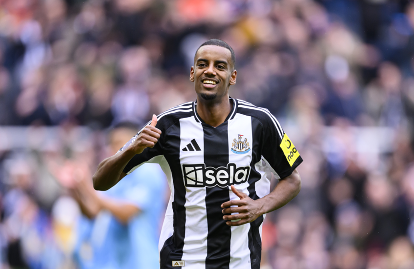 هل يغيب إيزاك عن انطلاقة الدوري الإنجليزي؟.. مدرب نيوكاسل يحسم الجدل