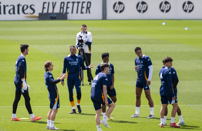 رسميا.. ريال مدريد يعلن عن "وريث القميص رقم 9"