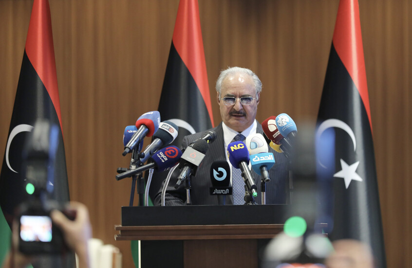 الجيش الليبي يرد على مزاعم موافقة حفتر استقبال وتجنيس 800 ألف فلسطيني من غزة مقابل تعزيز نفوذه