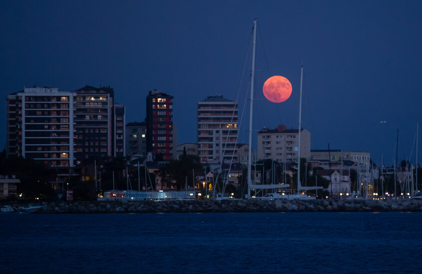 زلزال بقوة 6.1 درجة يهز تركيا وانهيار عدد من المباني في ولاية باليكيسير (صورة)