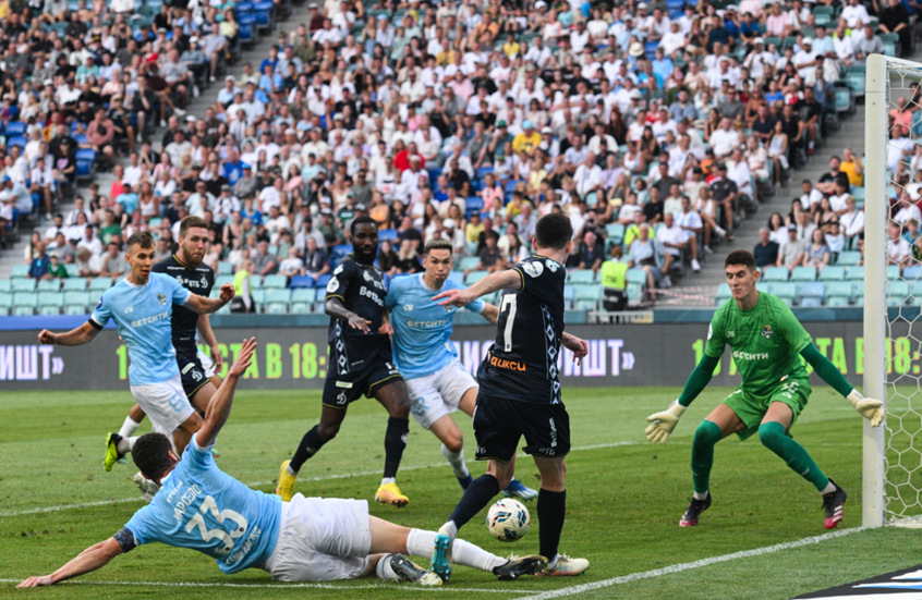 دينامو موسكو يسقط في فخ التعادل مع سوتشي بالدوري الروسي