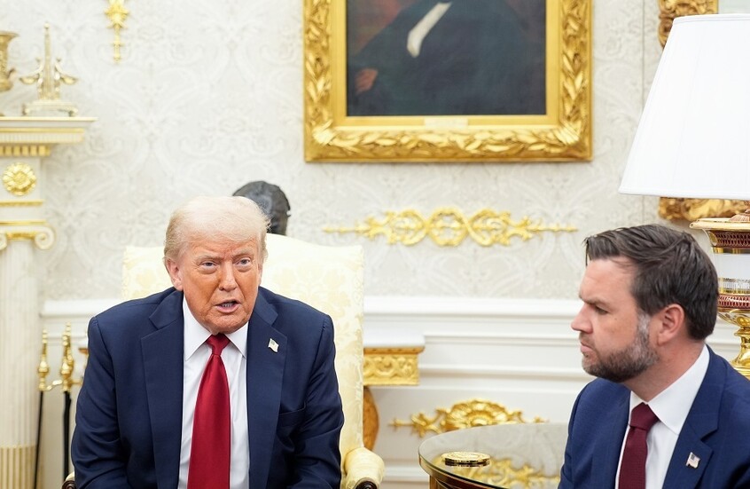 "أكسيوس": فانس يحقق تقدما في بريطانيا حول إنهاء الصراع الأوكراني