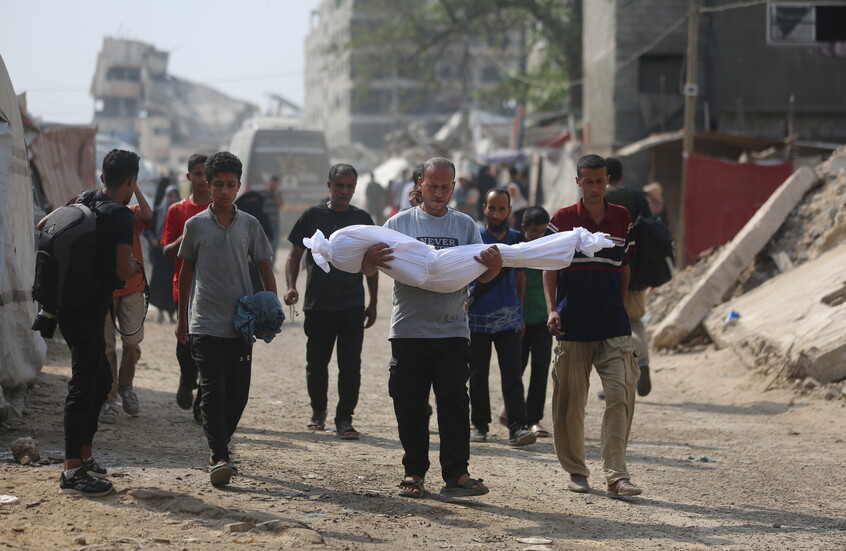 مسحت من السجلات.. مراسلنا: مقتل 7 أفراد من عائلة أبو شمالة بغارة إسرائيلية في خان يونس