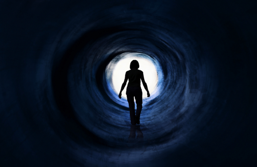 التشابه الغامض بين تجارب الاقتراب من الموت ورحلات المخدرات المهلوسة