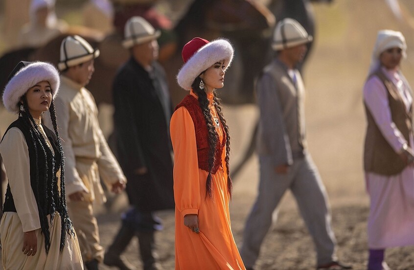 رئيس قرغيزستان يرفض إلغاء المسؤولية الجنائية عن تعدد الزوجات