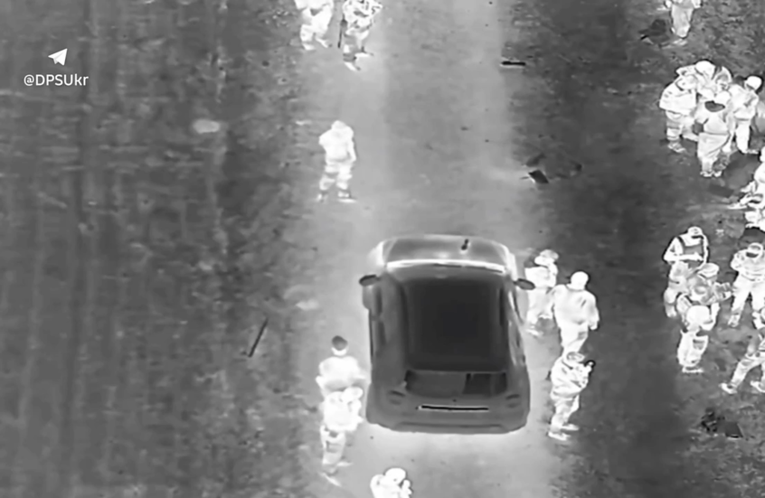 شاهد.. مجموعة من 19 أوكرانيا يحاولون الهروب من التعبئة العسكرية إلى سلوفاكيا