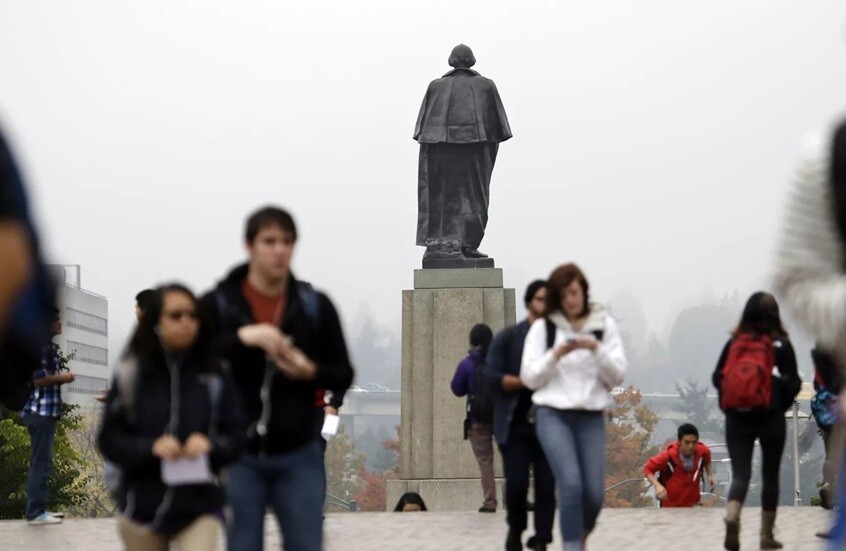 العدل الأمريكية تتهم جامعة جورج واشنطن بتجاهل مشاكل معاداة السامية