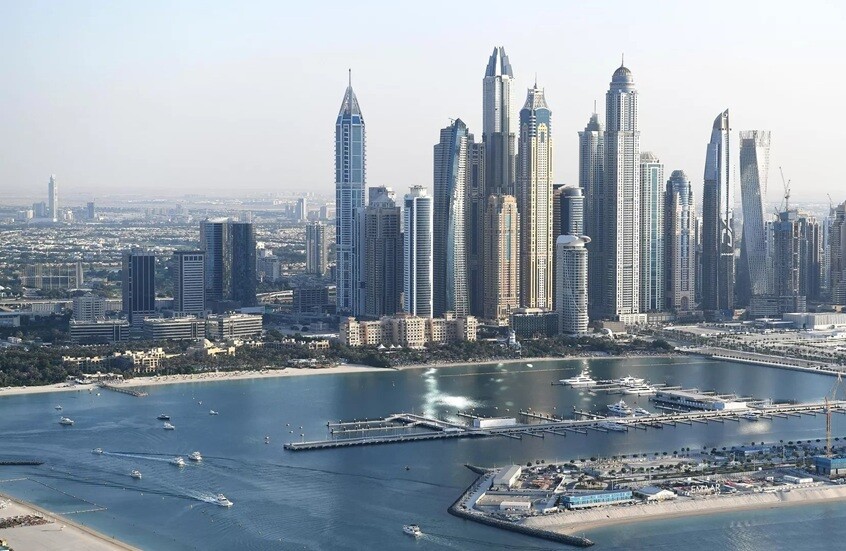 "نوفوستي" تكشف حقيقة الشركات الإمارتية المزعومة المرتبطة بزيلينسكي