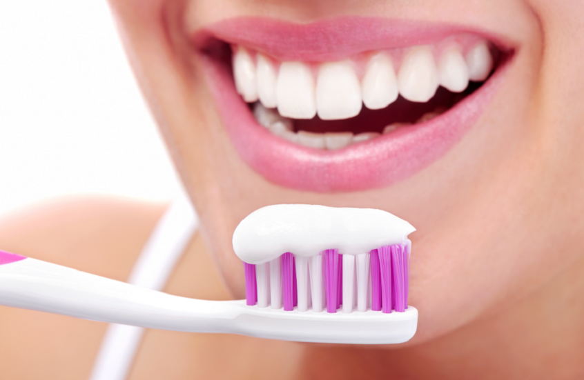 ابتكار مذهل.. معجون أسنان من شعر الإنسان لعلاج التسوس