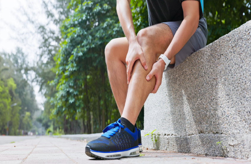 سر رياضي غريب لتخفيف التشنجات العضلية