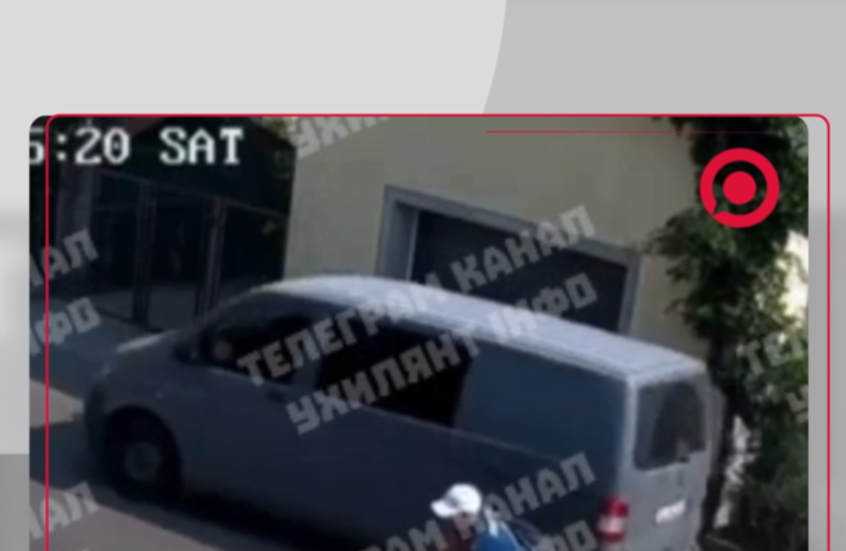 عناصر شعبة التجنيد بنظام كييف يعتقلون قسرا راكب دراجة هوائية في لفيف