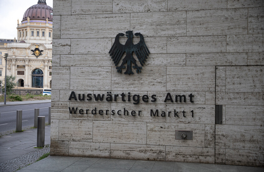 ألمانيا: سنمول توريدات الأسلحة الأمريكية إلى أوكرانيا بـ 500 مليون دولار