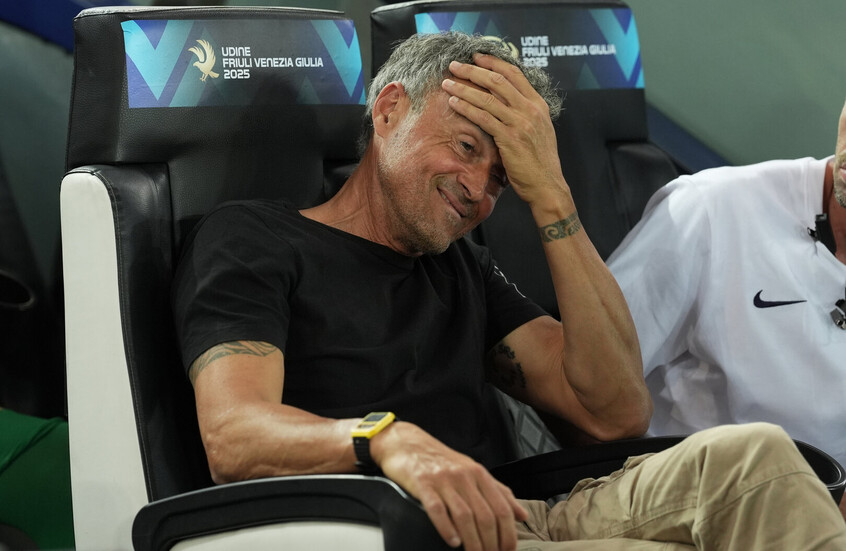 تعليق غريب من لويس إنريكي بعد تتويج سان جيرمان بالسوبر الأوروبي