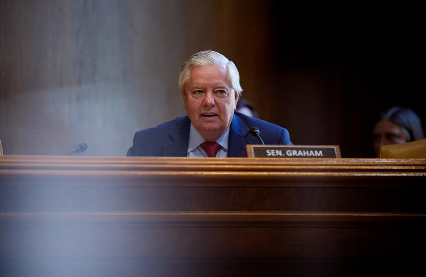 السيناتور الأمريكي ليندسي غراهام: إذا قطعت أمريكا علاقاتها مع إسرائيل فسيقطع الله علاقاته معنا-فيديو