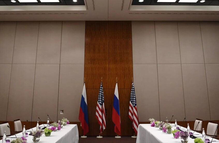 لافروف ودارتشييف يصلان إلى ألاسكا حيث ستعقد القمة الروسية الأمريكية