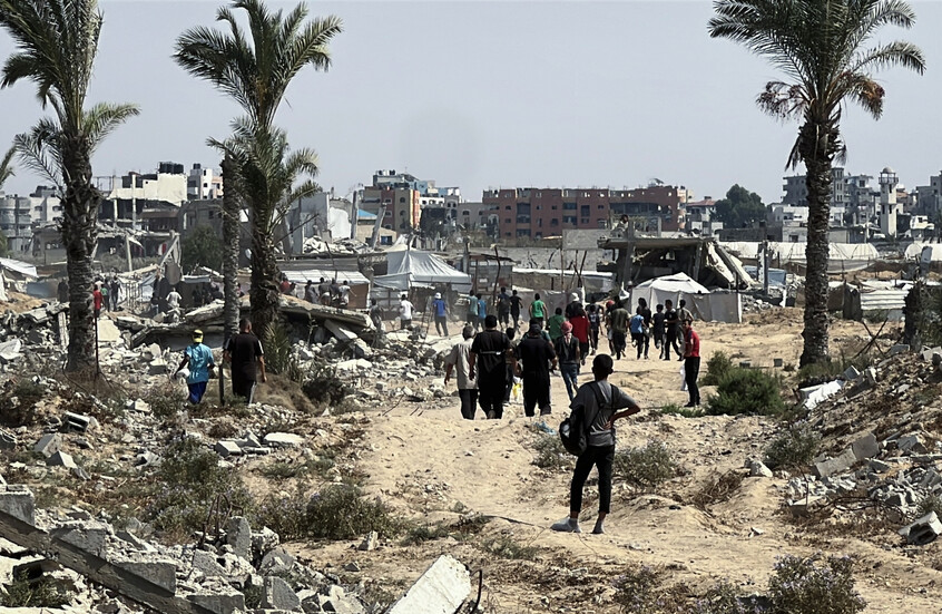 مراسلنا: موجة نزوح إثر تعرض حي الصبرة ومحيط أبو شريعة في غزة لقصف إسرائيلي