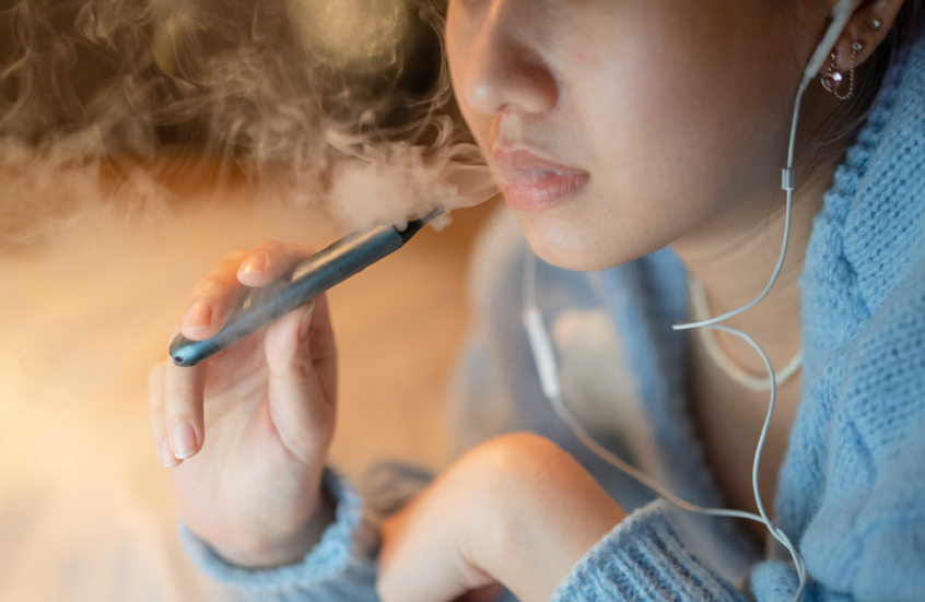 خطر صامت يختبئ في فوهات السجائر الإلكترونية!