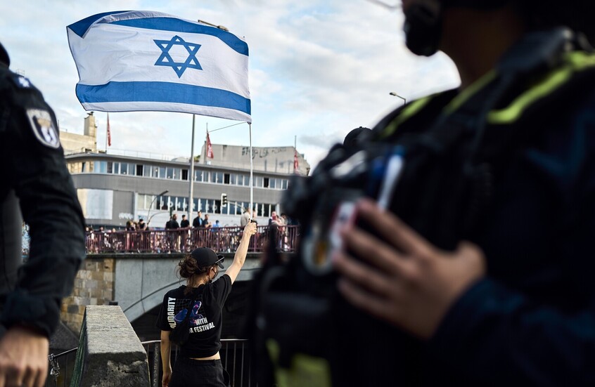 إسرائيل تخشى فرض قيود جديدة عليها مع تزايد عزلتها