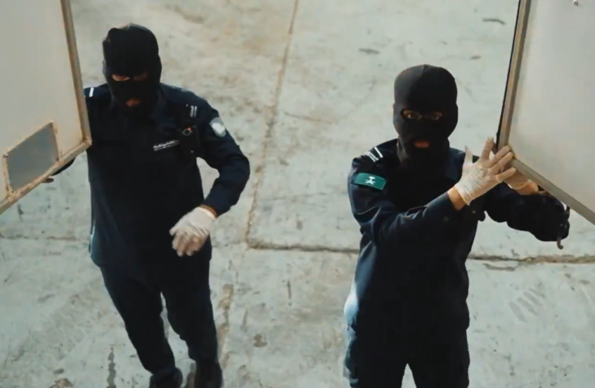 بالفيديو.. السلطات السعودية تحبط عملية تهريب مخدرات في إرسالية لحوم مجمدة