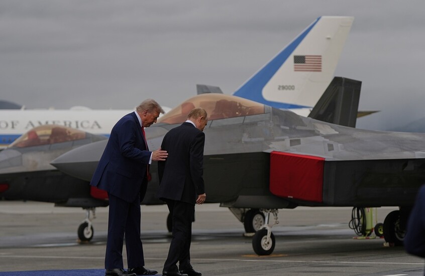 "سي إن إن": الولايات المتحدة تدرس تقديم عروض "مغرية" لروسيا لحثها على تسوية النزاع الأوكراني