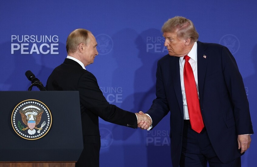 "نيويورك تايمز": القمة الروسية الأمريكية كانت انتصارا دبلوماسيا لبوتين