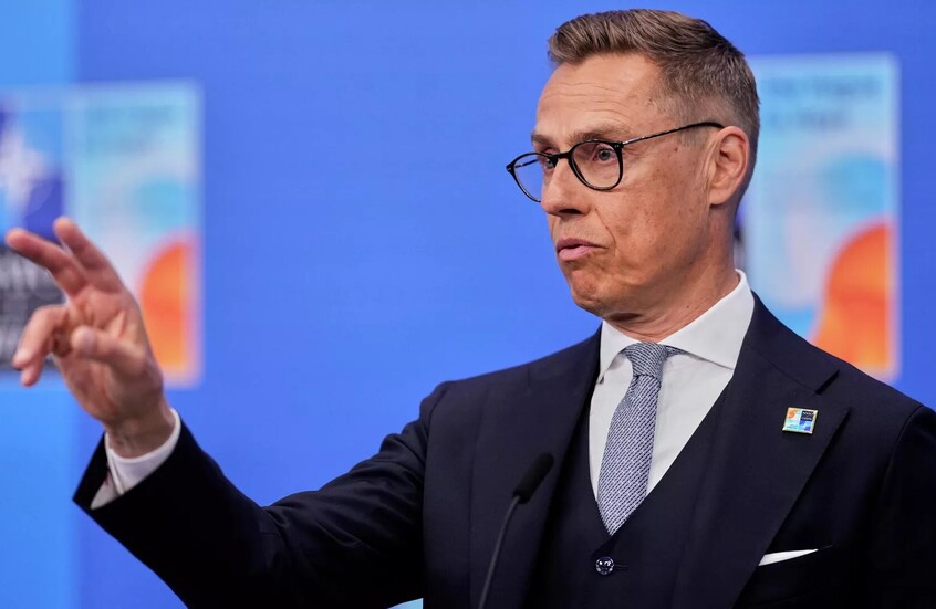 بوليتيكو: الرئيس الفنلندي قد يحضر لقاء زيلينسكي وترامب تفاديا لوقوع خلاف محتمل بين الطرفين