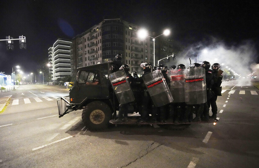 رئيس صربيا: سنحاسب جميع من تسببوا بالدمار والحرائق في البلاد