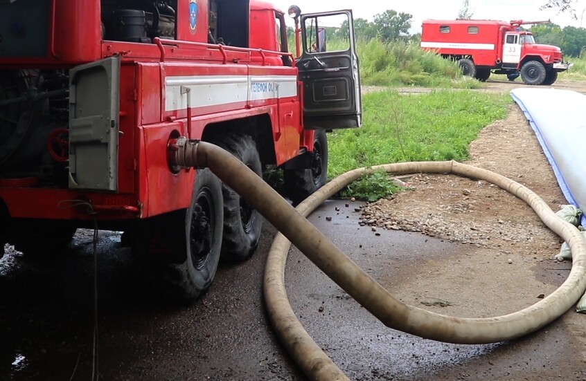 اندلاع حريق في زورق بالشرق الأقصى الروسي (فيديو+صورة)