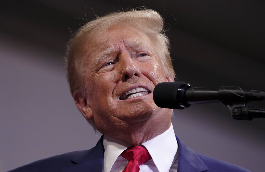 "رويترز": ترامب يضغط على أوكرانيا لتحقيق السلام