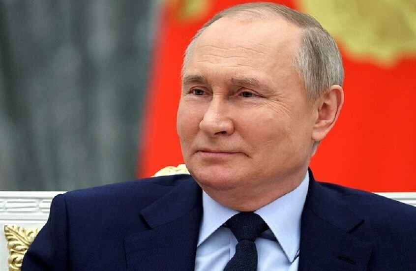 بوتين يهدي مواطنا أمريكيا دراجة نارية روسية من نوع "أورال"