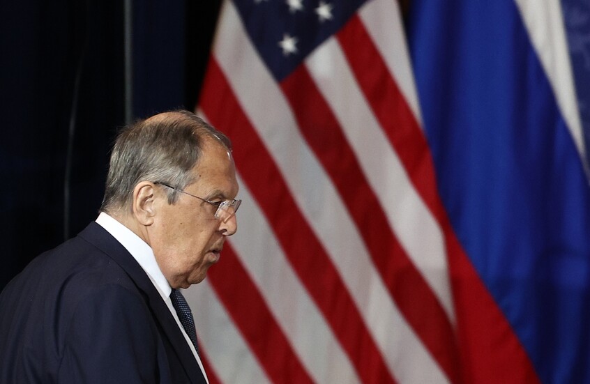 قميص لافروف يحدث ضجة عالمية ويحقق مبيعات قياسية (صورة)