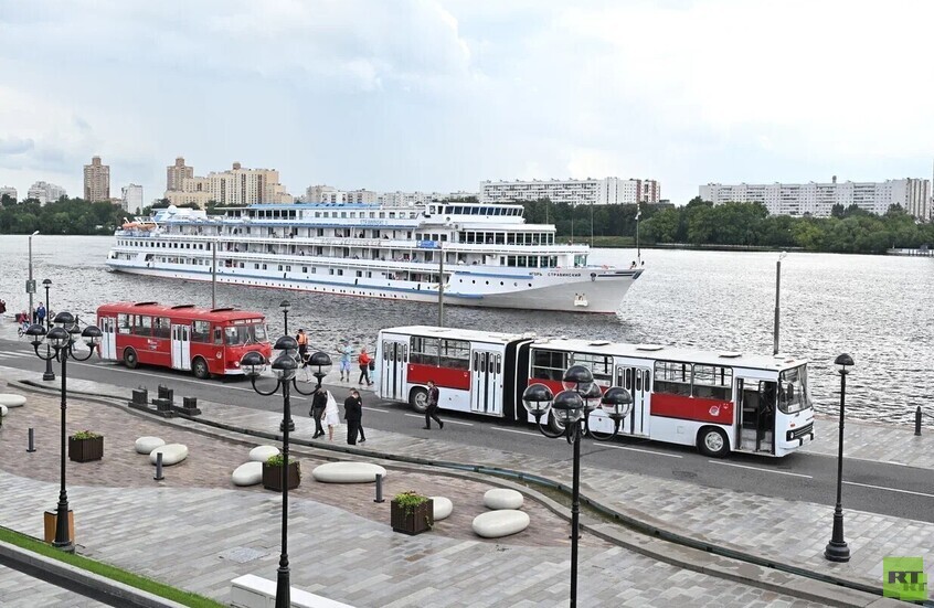 موسكو تحتفل بمرور 101 عام على انطلاق حركة الحافلات