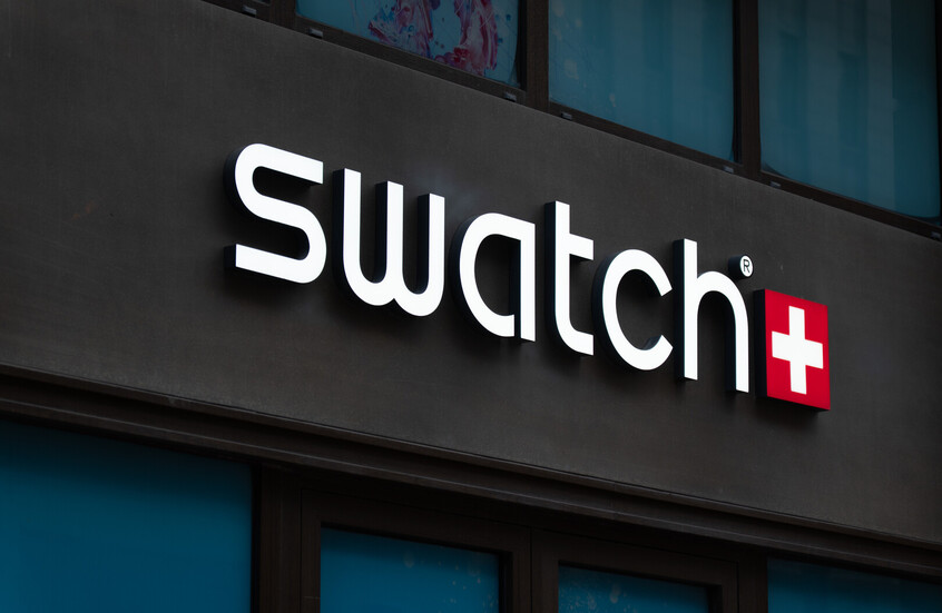 سواتش السويسرية للساعات تعتذر عن إعلان تضمن محتوى اتسم بالعنصرية (صورة)
