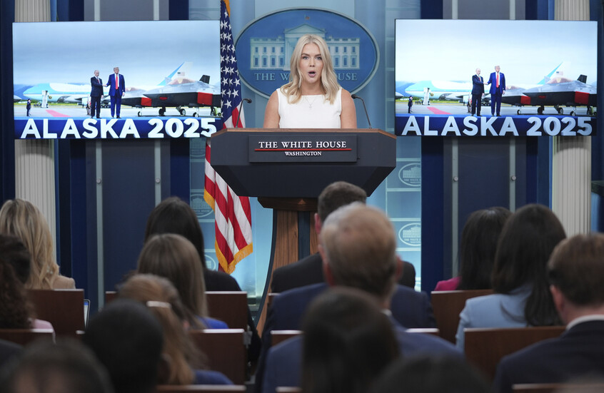 البيت الأبيض: قمة ألاسكا فتحت الباب أمام المرحلة الجديدة في التسوية الأوكرانية