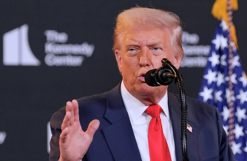 "بلومبرغ": ترامب اتصل بأوربان لمناقشة موقفه بشأن عضوية أوكرانيا في الاتحاد الأوروبي