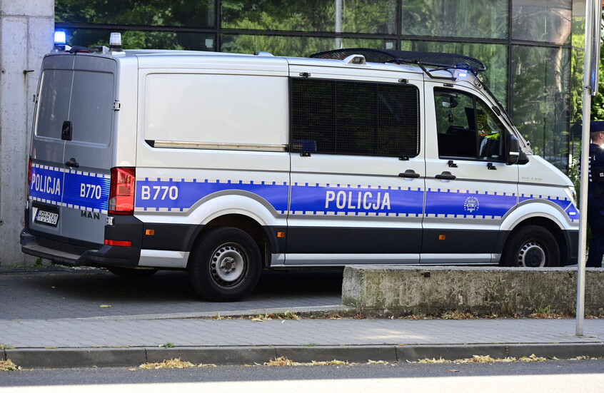 الشرطة البولندية: سقوط وانفجار جسم مجهول شرقي البلاد